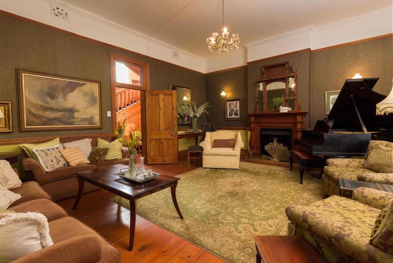Royston Hall Historical Guesthouse Umtentweni Exteriör bild